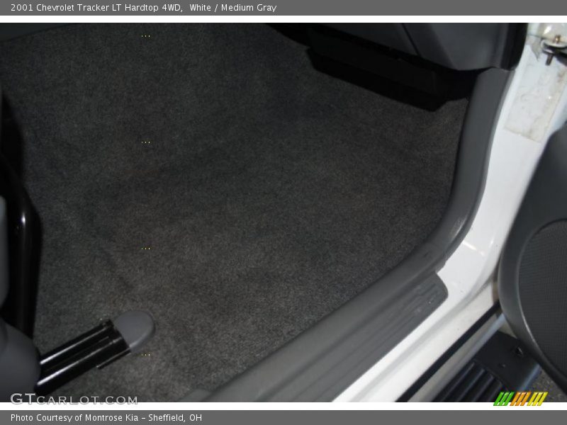White / Medium Gray 2001 Chevrolet Tracker LT Hardtop 4WD