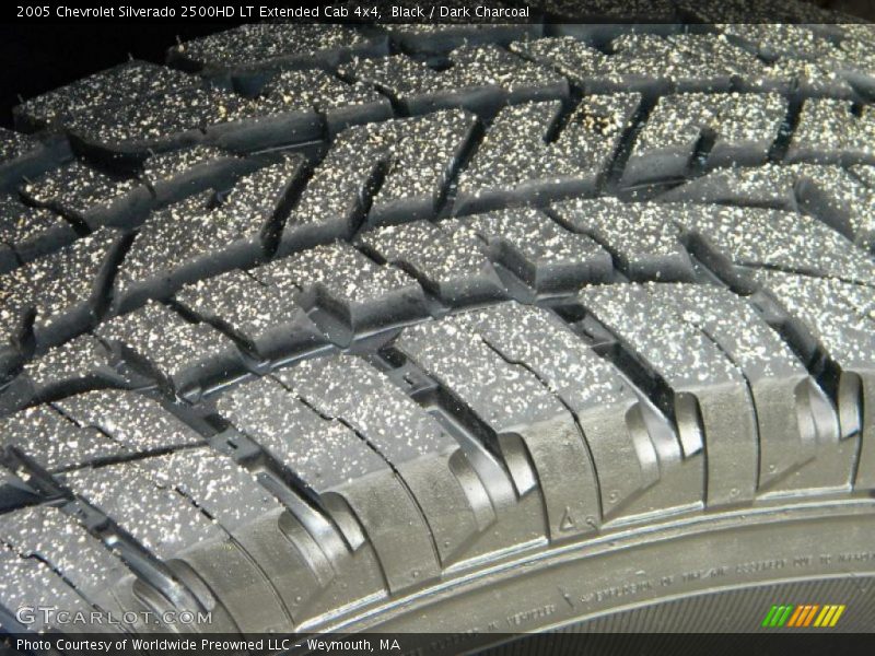 Black / Dark Charcoal 2005 Chevrolet Silverado 2500HD LT Extended Cab 4x4