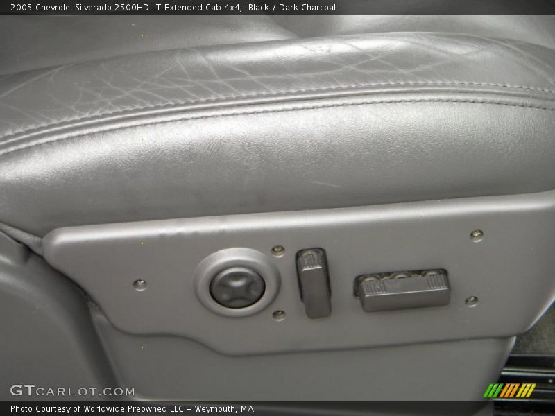 Black / Dark Charcoal 2005 Chevrolet Silverado 2500HD LT Extended Cab 4x4