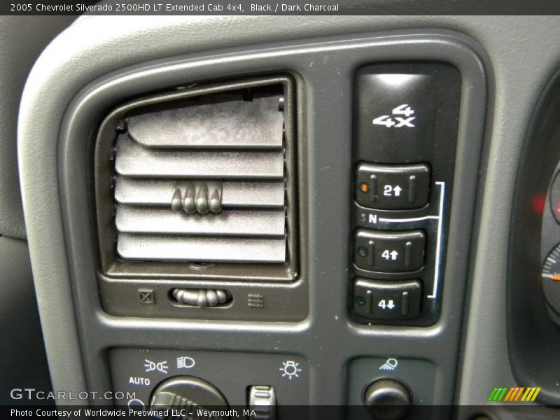 Black / Dark Charcoal 2005 Chevrolet Silverado 2500HD LT Extended Cab 4x4