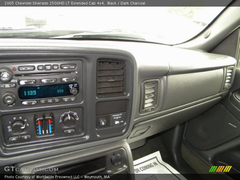 Black / Dark Charcoal 2005 Chevrolet Silverado 2500HD LT Extended Cab 4x4