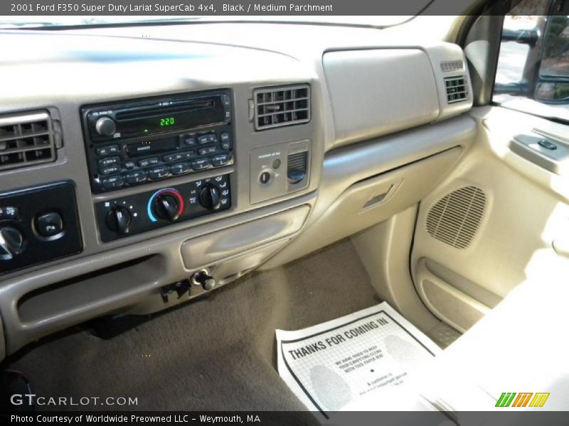 Dashboard of 2001 F350 Super Duty Lariat SuperCab 4x4