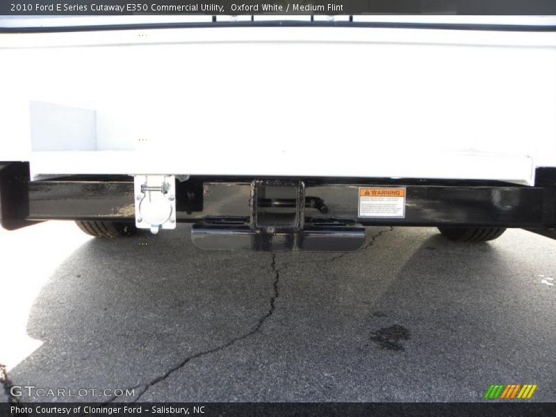 Oxford White / Medium Flint 2010 Ford E Series Cutaway E350 Commercial Utility