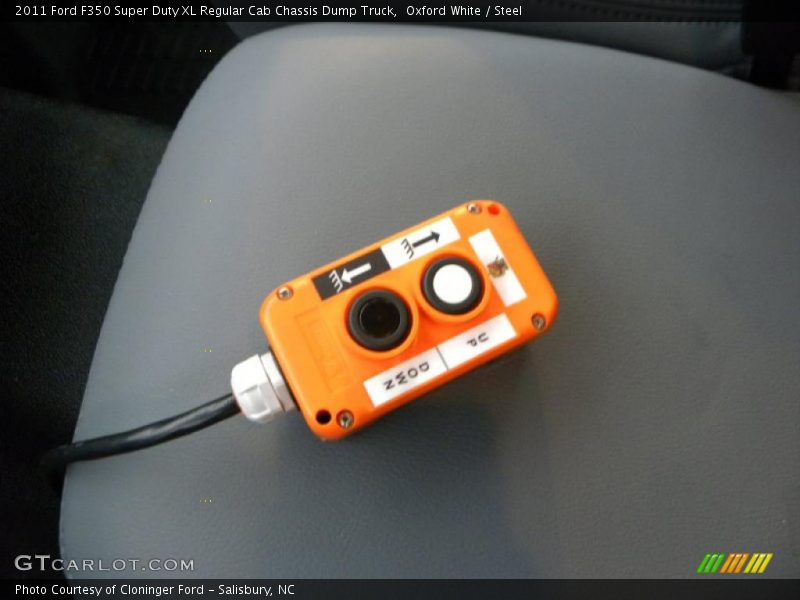 Oxford White / Steel 2011 Ford F350 Super Duty XL Regular Cab Chassis Dump Truck