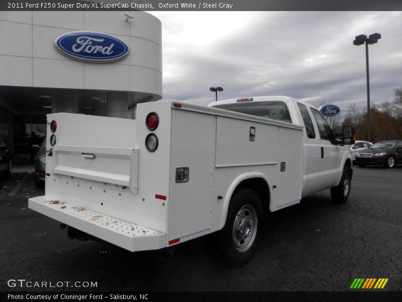 Oxford White / Steel Gray 2011 Ford F250 Super Duty XL SuperCab Chassis