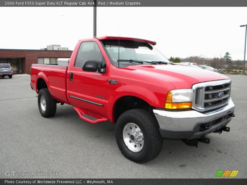 Front 3/4 View of 2000 F350 Super Duty XLT Regular Cab 4x4