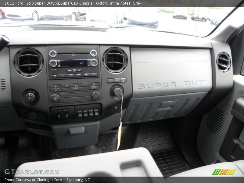 Oxford White / Steel Gray 2011 Ford F250 Super Duty XL SuperCab Chassis