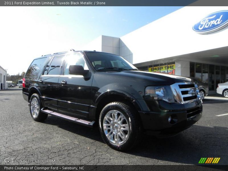 Front 3/4 View of 2011 Expedition Limited