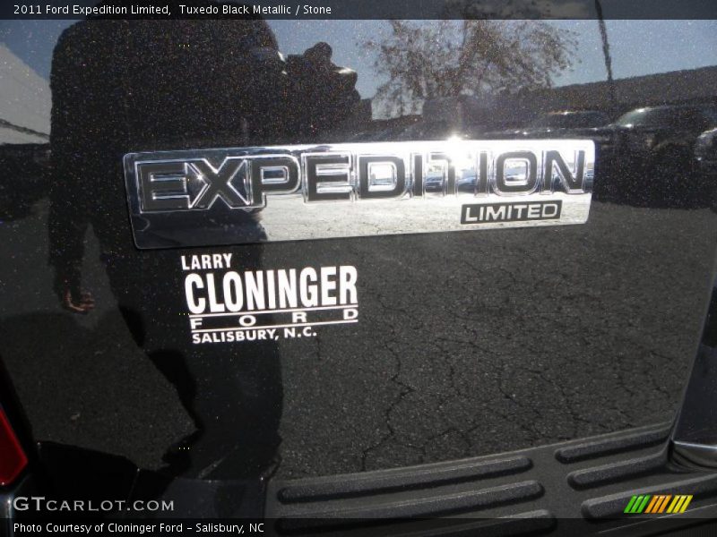 Tuxedo Black Metallic / Stone 2011 Ford Expedition Limited