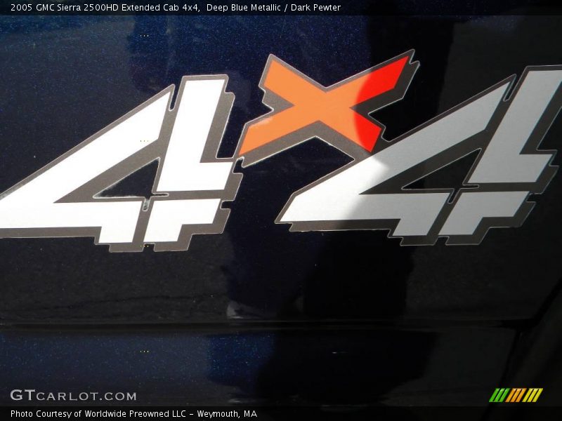 Deep Blue Metallic / Dark Pewter 2005 GMC Sierra 2500HD Extended Cab 4x4