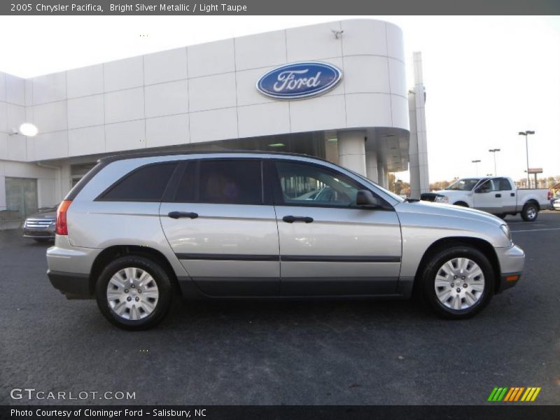 Bright Silver Metallic / Light Taupe 2005 Chrysler Pacifica