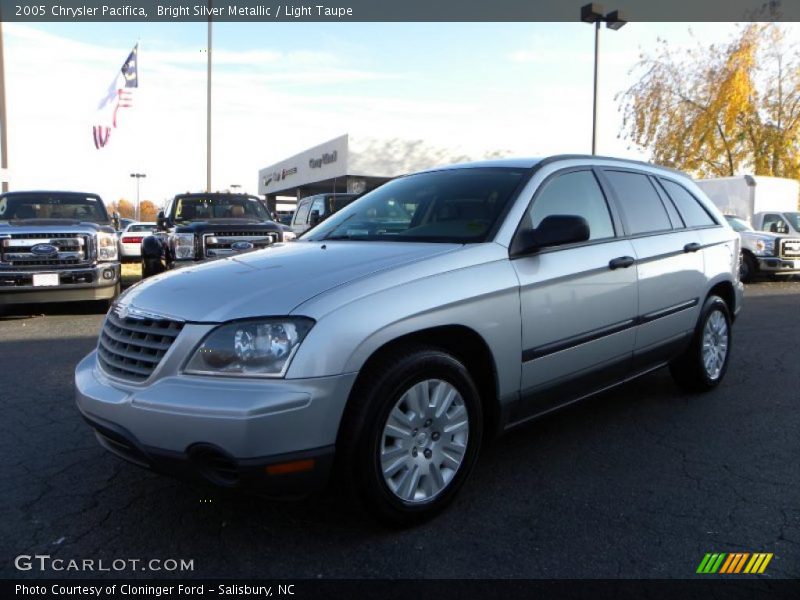 Bright Silver Metallic / Light Taupe 2005 Chrysler Pacifica