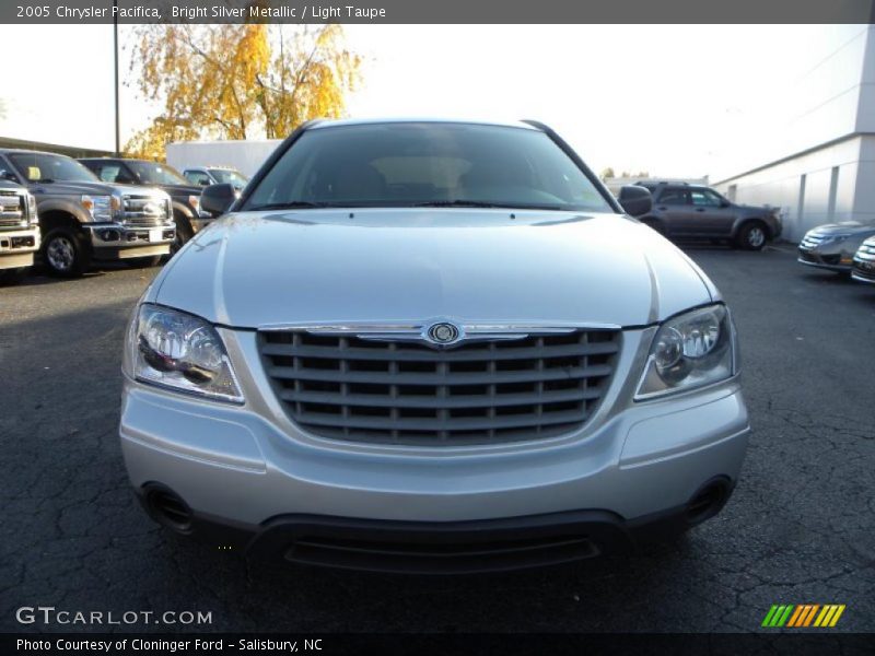 Bright Silver Metallic / Light Taupe 2005 Chrysler Pacifica