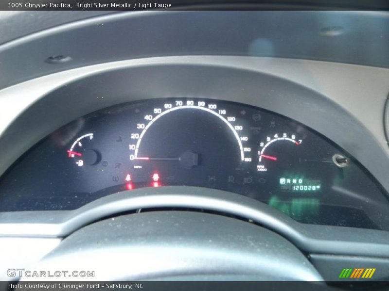 Bright Silver Metallic / Light Taupe 2005 Chrysler Pacifica