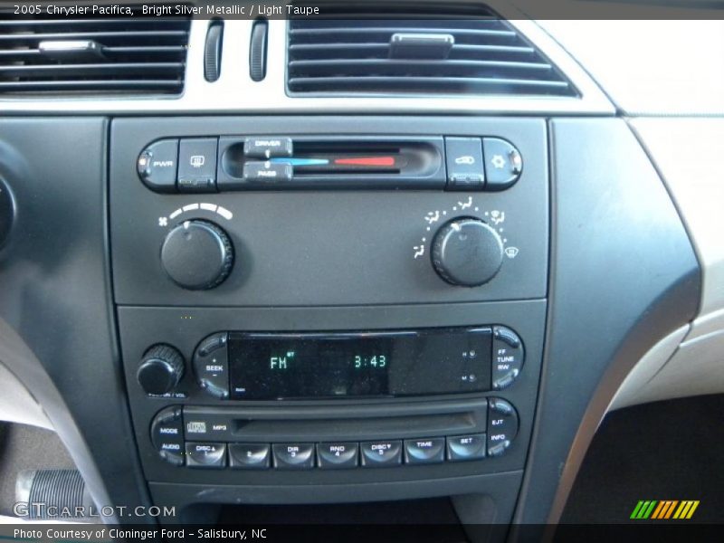Bright Silver Metallic / Light Taupe 2005 Chrysler Pacifica