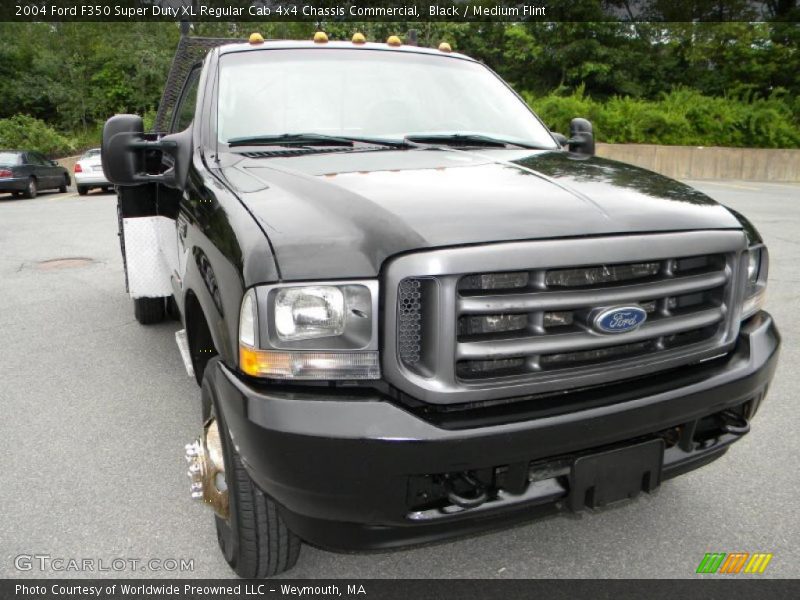Black / Medium Flint 2004 Ford F350 Super Duty XL Regular Cab 4x4 Chassis Commercial