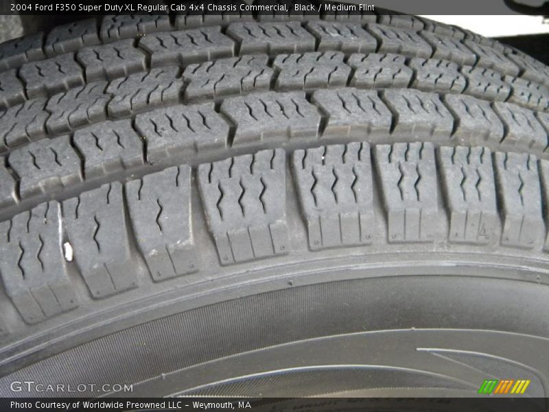 Black / Medium Flint 2004 Ford F350 Super Duty XL Regular Cab 4x4 Chassis Commercial