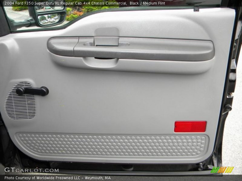 Black / Medium Flint 2004 Ford F350 Super Duty XL Regular Cab 4x4 Chassis Commercial