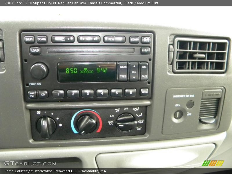 Black / Medium Flint 2004 Ford F350 Super Duty XL Regular Cab 4x4 Chassis Commercial