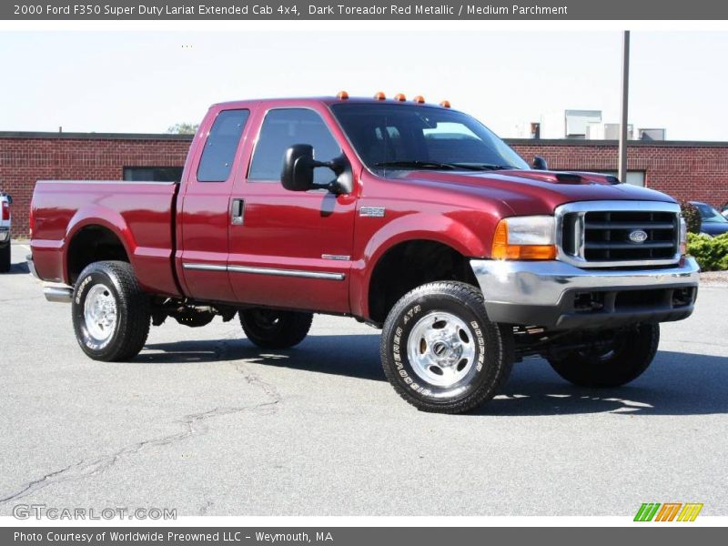 Front 3/4 View of 2000 F350 Super Duty Lariat Extended Cab 4x4