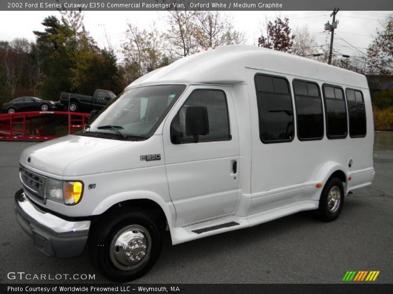 Oxford White / Medium Graphite 2002 Ford E Series Cutaway E350 Commercial Passenger Van