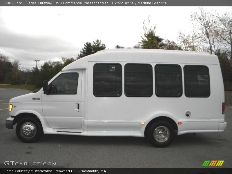 Oxford White / Medium Graphite 2002 Ford E Series Cutaway E350 Commercial Passenger Van