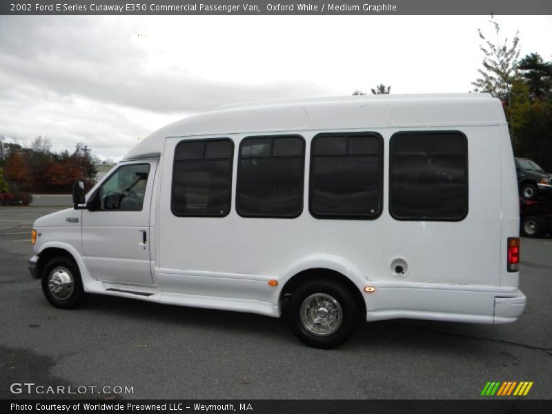Oxford White / Medium Graphite 2002 Ford E Series Cutaway E350 Commercial Passenger Van