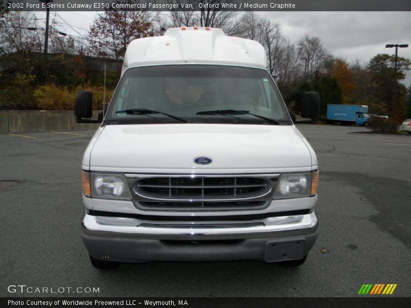 Oxford White / Medium Graphite 2002 Ford E Series Cutaway E350 Commercial Passenger Van
