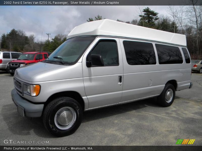Silver Metallic / Medium Graphite 2002 Ford E Series Van E250 XL Passenger