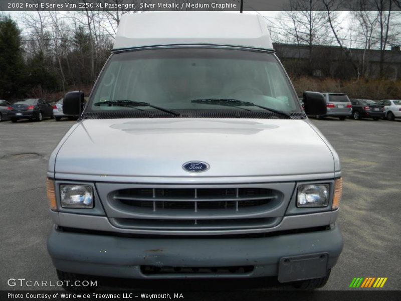 Silver Metallic / Medium Graphite 2002 Ford E Series Van E250 XL Passenger