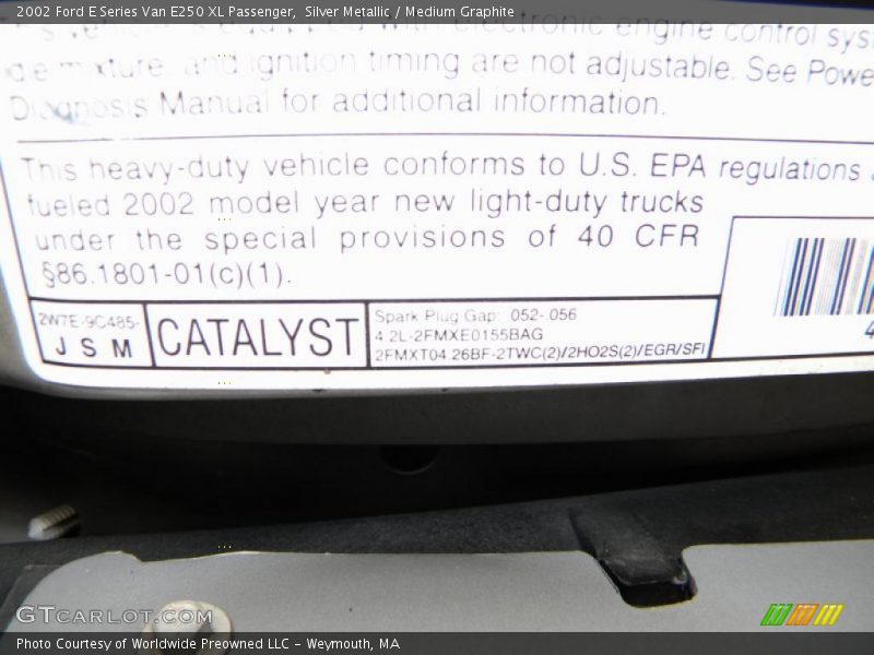 Silver Metallic / Medium Graphite 2002 Ford E Series Van E250 XL Passenger