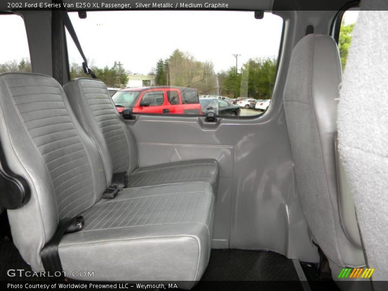 Silver Metallic / Medium Graphite 2002 Ford E Series Van E250 XL Passenger