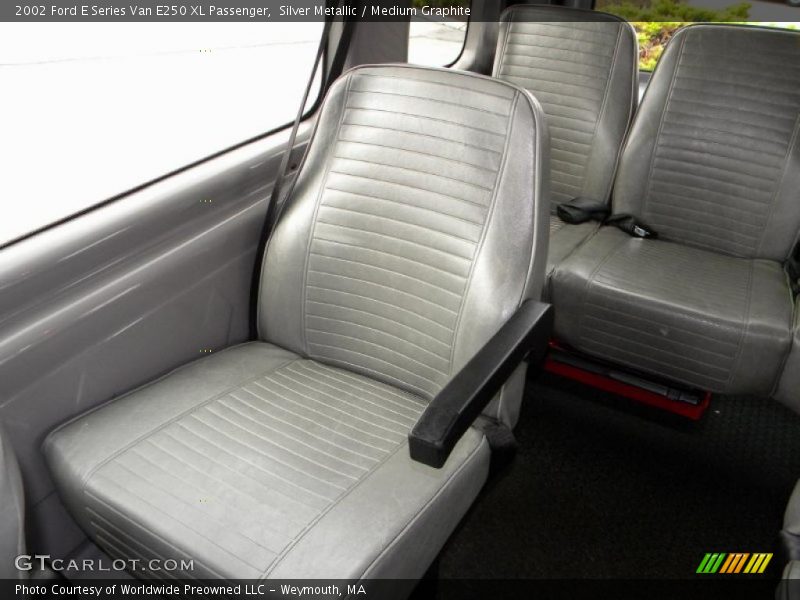 Silver Metallic / Medium Graphite 2002 Ford E Series Van E250 XL Passenger