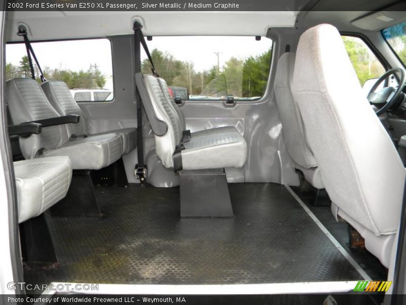Silver Metallic / Medium Graphite 2002 Ford E Series Van E250 XL Passenger