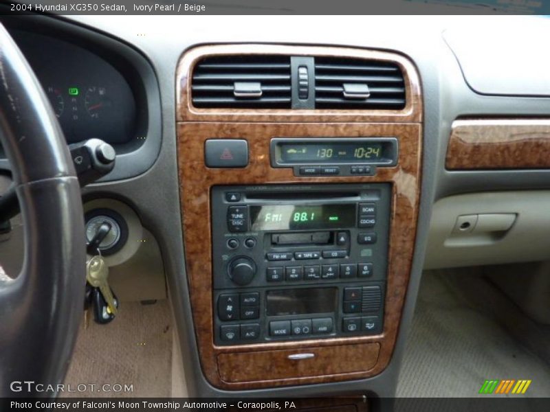 Ivory Pearl / Beige 2004 Hyundai XG350 Sedan