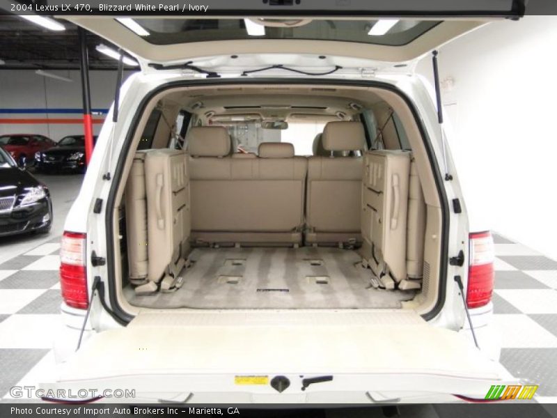  2004 LX 470 Trunk