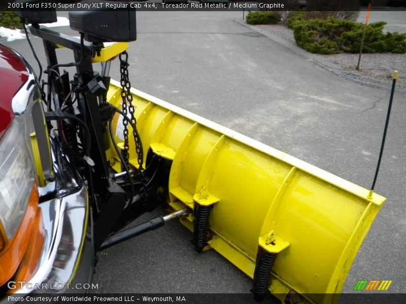 Toreador Red Metallic / Medium Graphite 2001 Ford F350 Super Duty XLT Regular Cab 4x4