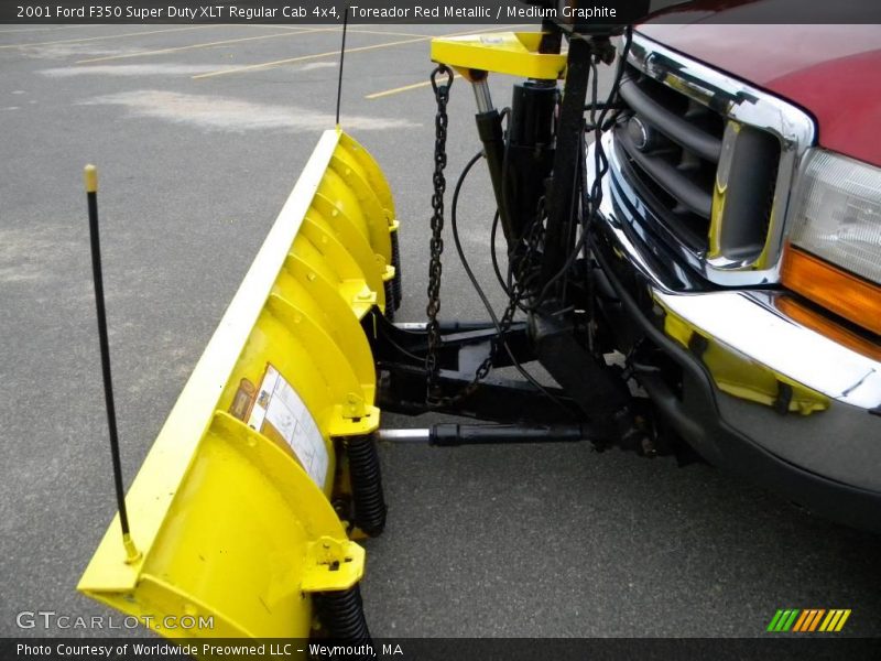 Toreador Red Metallic / Medium Graphite 2001 Ford F350 Super Duty XLT Regular Cab 4x4