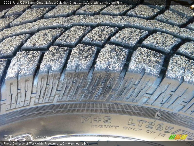 Oxford White / Medium Flint 2002 Ford F350 Super Duty XL SuperCab 4x4 Chassis