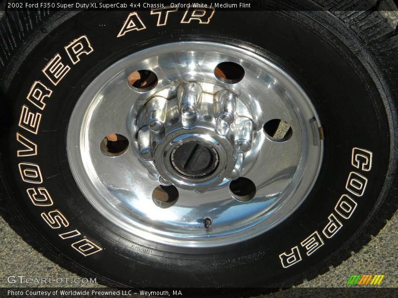 Oxford White / Medium Flint 2002 Ford F350 Super Duty XL SuperCab 4x4 Chassis