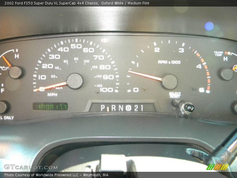 Oxford White / Medium Flint 2002 Ford F350 Super Duty XL SuperCab 4x4 Chassis