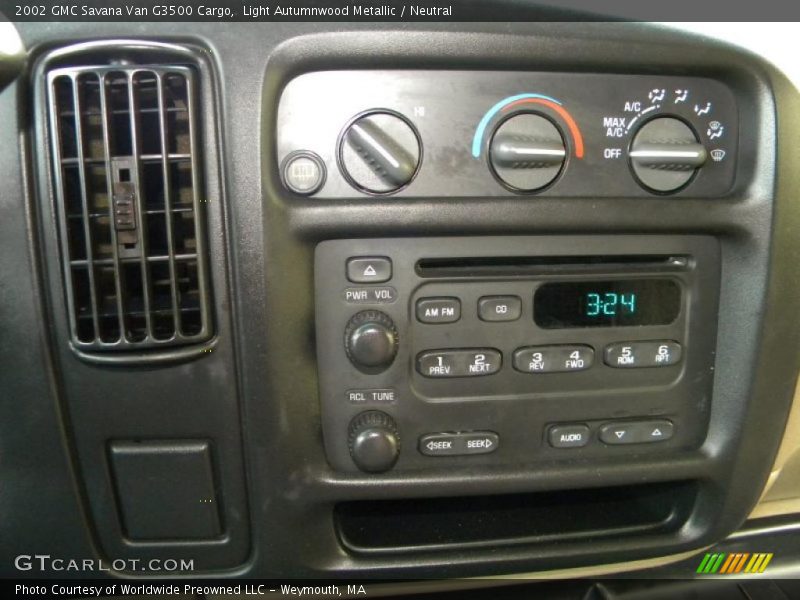 Controls of 2002 Savana Van G3500 Cargo