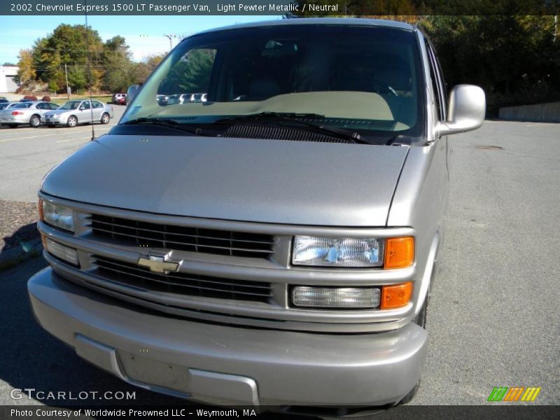 Light Pewter Metallic / Neutral 2002 Chevrolet Express 1500 LT Passenger Van