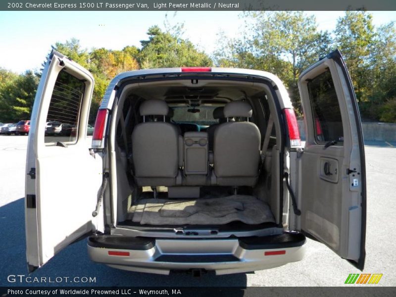 Light Pewter Metallic / Neutral 2002 Chevrolet Express 1500 LT Passenger Van