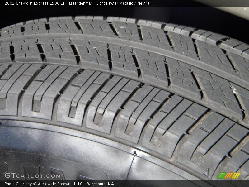 Light Pewter Metallic / Neutral 2002 Chevrolet Express 1500 LT Passenger Van