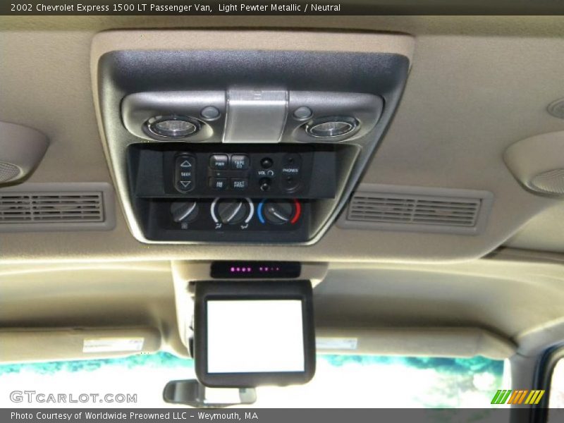 Controls of 2002 Express 1500 LT Passenger Van