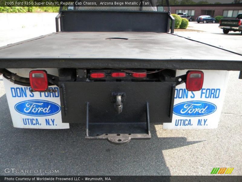 Arizona Beige Metallic / Tan 2005 Ford F350 Super Duty XL Regular Cab Chassis