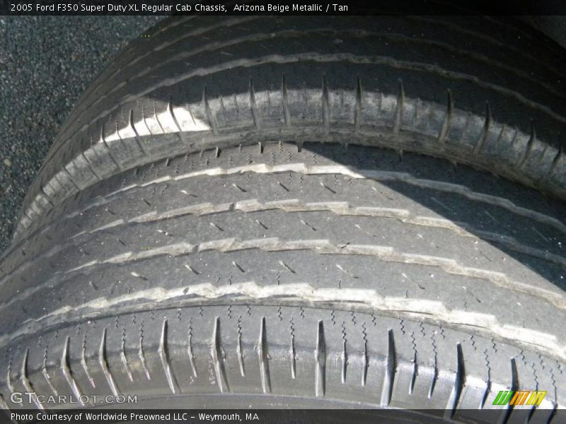 Arizona Beige Metallic / Tan 2005 Ford F350 Super Duty XL Regular Cab Chassis