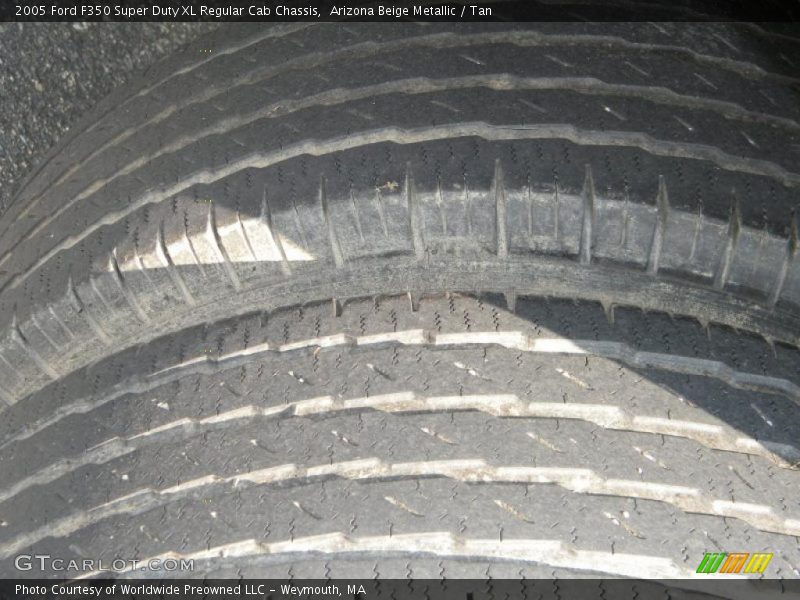 Arizona Beige Metallic / Tan 2005 Ford F350 Super Duty XL Regular Cab Chassis