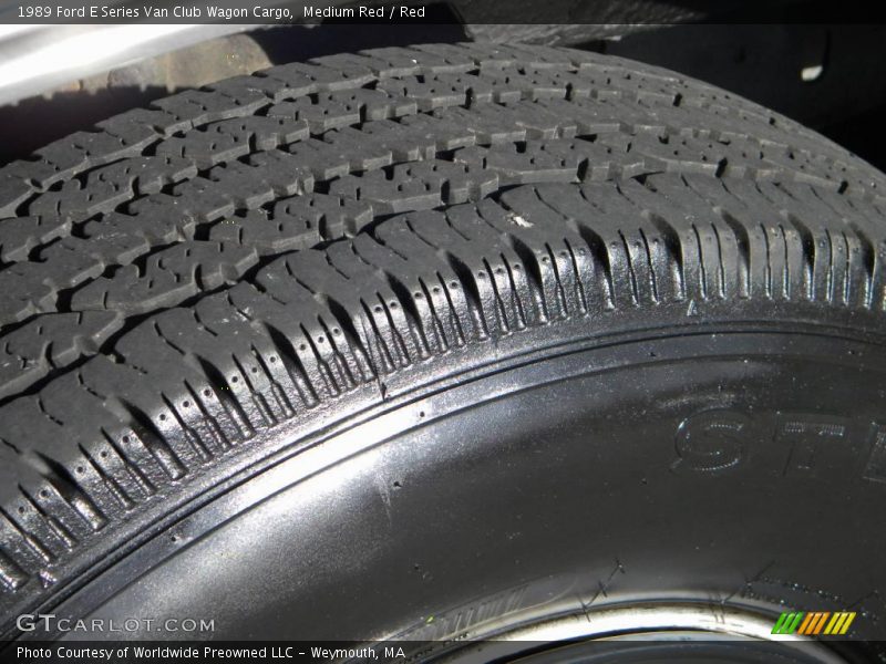Medium Red / Red 1989 Ford E Series Van Club Wagon Cargo